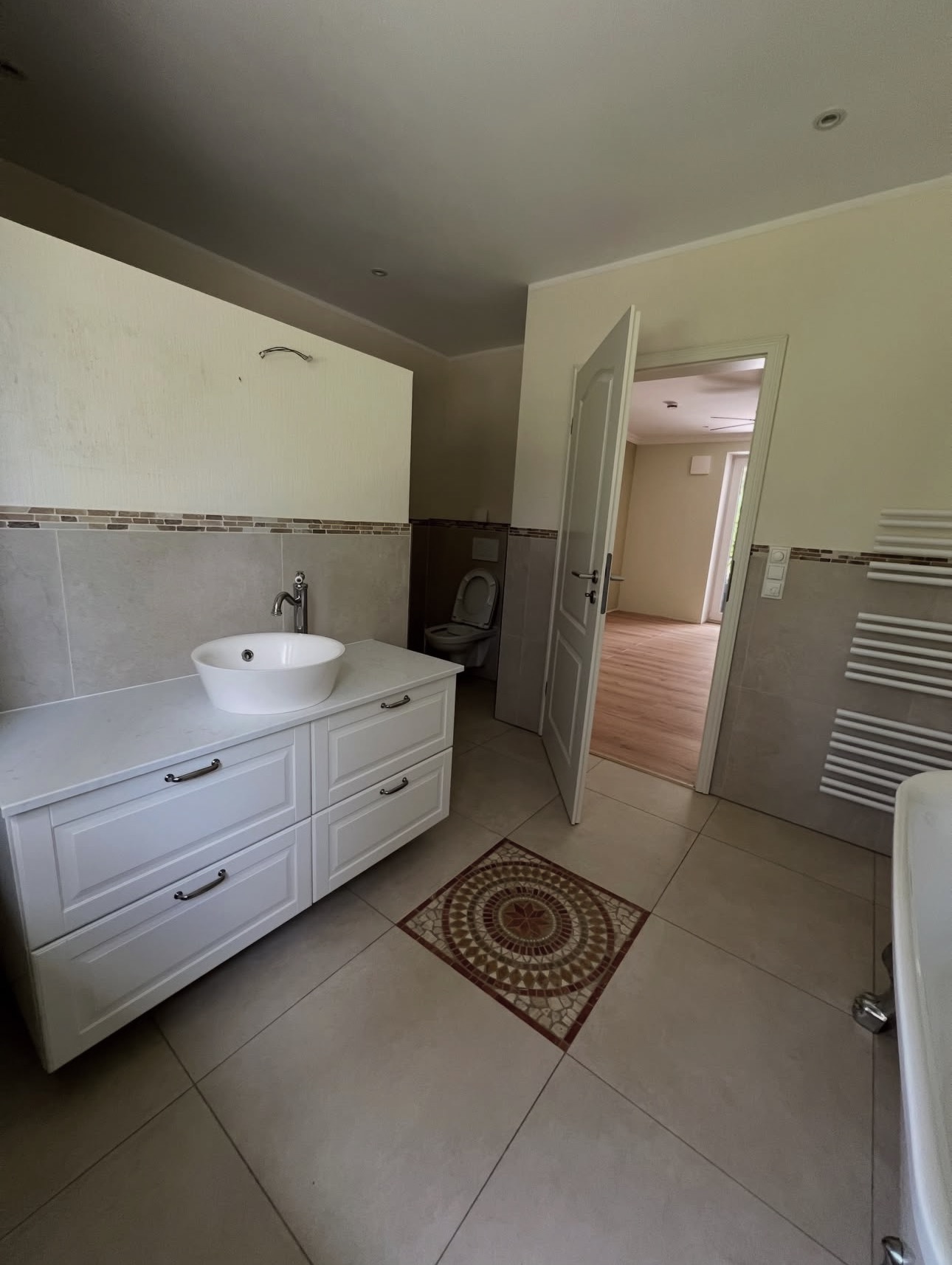 Badezimmer nach der Reinigung