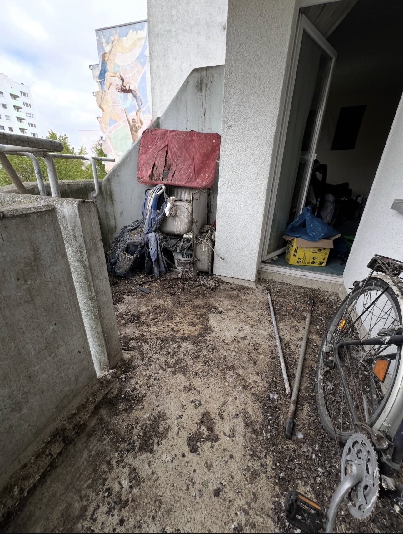 Balkon vorher der Reinigung